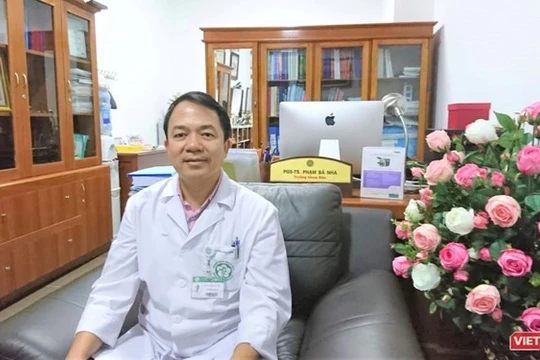 PGS.TS. Phạm Bá Nha – Trưởng khoa Phụ Sản, Bệnh viện Bạch Mai (Ảnh: Minh Thuý) 