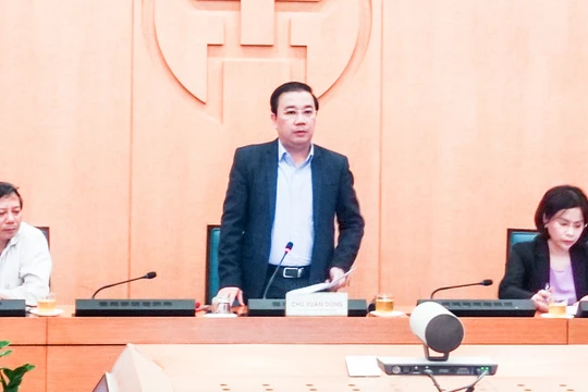 Ông Chử Xuân Dũng - Phó Chủ tịch UBND TP. Hà Nội - chủ trì cuộc họp Ban Chỉ đạo phòng, chống dịch COVID-19 TP. Hà Nội (Ảnh - Phú Khánh) 