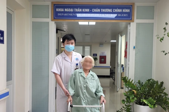 Bệnh nhân 102 tuổi hồi phục sau khi được thay khớp háng (Ảnh - BVCC) 