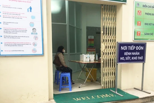 Nơi tiếp đón bệnh nhân sốt, ho, khó thở tại Bệnh viện Xanh Pôn. Ảnh: BVCC
