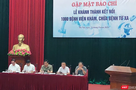 Bộ Y tế gặp mặt báo chí thông tin về lễ khánh thành kết nối 1.000 bệnh viện khám, chữa bệnh từ xa vào sáng nay (Ảnh: Minh Thúy) 
