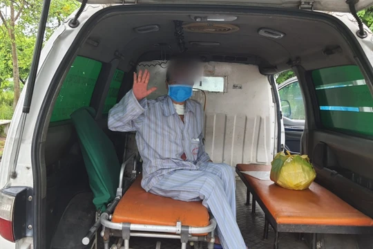 Sản phụ V.T.N. khoẻ mạnh trong ngày ra viện (Ảnh - Đặng Thanh) 