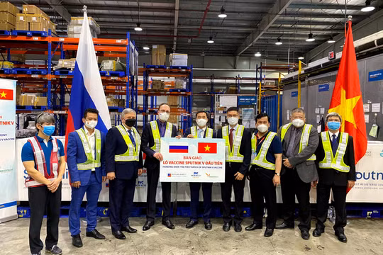 VABIOTECH tiếp nhận lô vaccine COVID-19 Sputnik V đầu tiên về đến Việt Nam (Ảnh - VABIOTECH) 