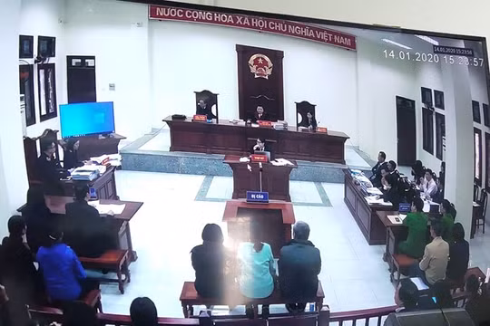 Phiên tòa xét xử sơ thẩm vụ án. Ảnh: Minh Thúy