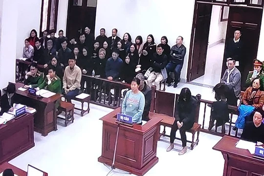 Bị cáo Nguyễn Bích Quy tại phiên tòa xét xử sơ thẩm. Ảnh: Minh Thúy. 