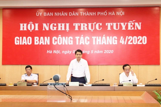 Ông Nguyễn Đức Chung – Chủ tịch UBND TP. Hà Nội chủ trì hội nghị. Ảnh: Nguyễn Khánh 