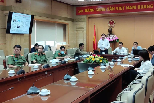 Bộ Y tế tập huấn về phần mềm quản lý nhập cảnh để phòng, chống dịch COVID-19 (Ảnh: Minh Thuý) 