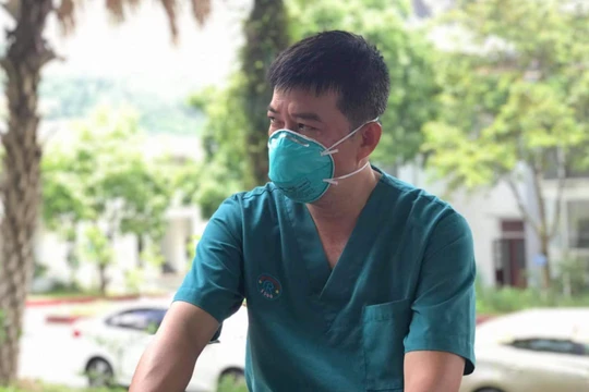 BS. CKII. Trần Thanh Linh - Phó trưởng Khoa Hồi sức cấp cứu Bệnh viện Chợ Rẫy (Ảnh - Ngọc Mai) 