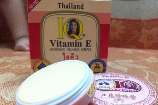 Kem thoa mặt IQ Vitamin E whitening melasma cream (Ảnh chụp màn hình) 