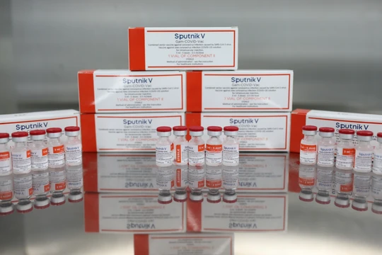 Lô vaccine Sputnik V lần đầu tiên được sản xuất tại Việt Nam (Ảnh - VABIOTECH) 
