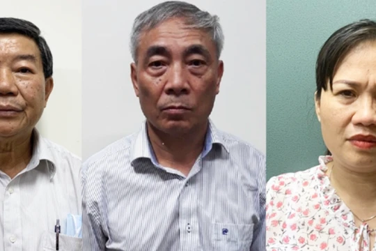 Giám đốc, nguyên Phó giám đốc, kế toán trưởng Bệnh viện Bạch Mai bị bắt vì nâng khống giá thiết bị y tế, chiếm đoạt tiền của người bệnh (Ảnh: Bộ Công an) 