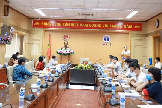 Bộ Y tế họp trực tuyến với 700 điểm cầu cập nhật hướng dẫn chẩn đoán, điều trị COVID-19 lần thứ 7 (Ảnh - BYT)
