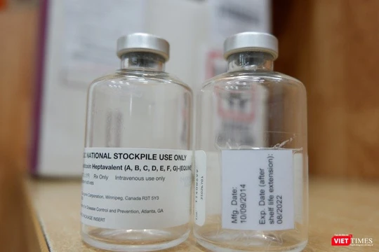 Thuốc Botulism antitoxin heptavalent (BAT), được sản xuất bởi Canada, chuyên dùng để giải độc botulinum (Ảnh: Minh Thúy) 