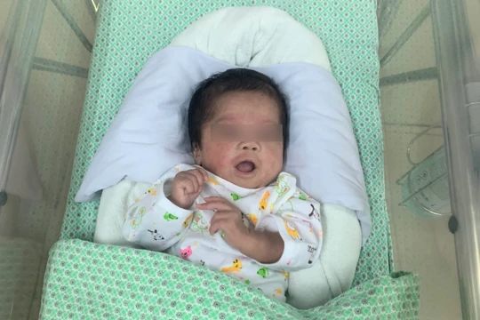 Thai nhi sinh non 31 tuần tuổi bị ngừng tim, ngừng thở đã hồi phục (Ảnh: Nguyễn Liên) 