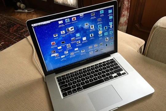 Hình ảnh chiếc MacBook Pro 2012 (Ảnh: Business Insider)