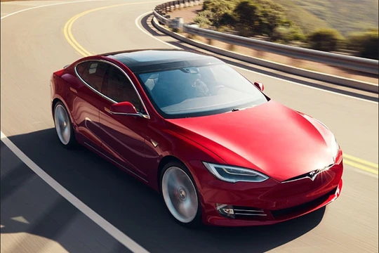 Tesla Model S (ảnh: Business Insider)