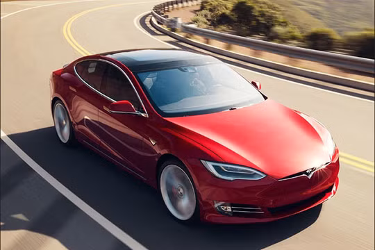 Tesla Model S (ảnh: Business Insider)