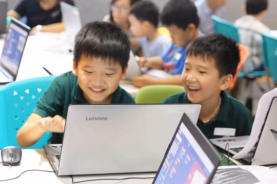 Trẻ em được phát triển tư duy logic, tư duy sáng tạo, ứng dụng công nghệ vào cuộc sống thông qua việc học lập trình. Ảnh: Xuân Lan