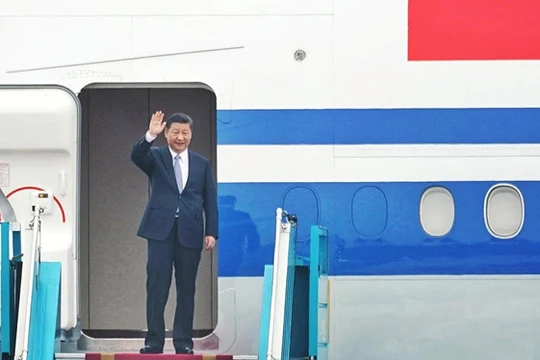 Tổng bí thư, Chủ tịch nước Trung Quốc Tập Cận Bình đã đến Hà Nội, bắt đầu chuyến thăm cấp Nhà nước tới Việt Nam. Ảnh: Thanh Niên 