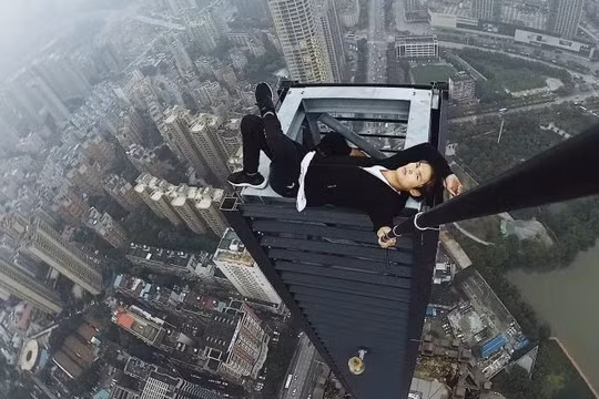 Ảnh Ngô Nịnh Vinh tự chụp từ độ cao vài trăm mét. Nguồn: Weibo