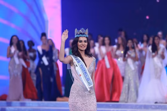 Người đẹp 20 tuổi đang theo học ngành y tại quê nhà và có đam mê được chữa bệnh và mang lại niềm vui, hạnh phúc cho những người xung quang. Ảnh: Trang cá nhân của Manushi Chhillar. 