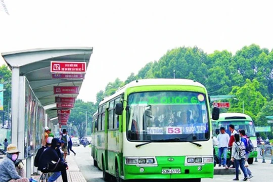  Hệ thống Quản lý và điều hành vận tải xe buýt thông minh (iBus) do FPT IS là một trong ba sản phẩm của Việt Nam đạt giải thưởng CNTT&TT ASEAN năm 2017 (Ảnh: Chungta.vn)