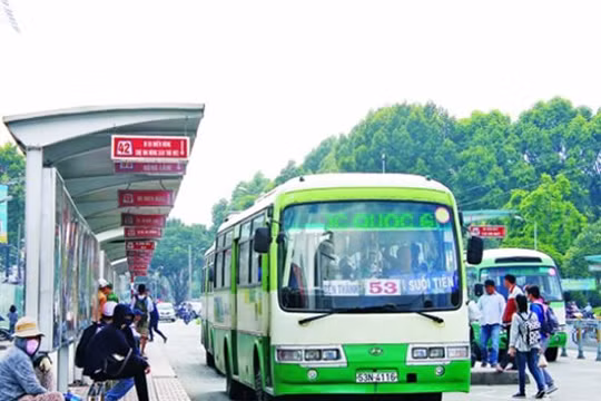  Hệ thống Quản lý và điều hành vận tải xe buýt thông minh (iBus) do FPT IS là một trong ba sản phẩm của Việt Nam đạt giải thưởng CNTT&TT ASEAN năm 2017 (Ảnh: Chungta.vn)