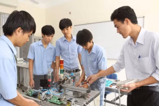 Đến năm 2020, 100% các đại học, học viện, trường đại học, trường cao đẳng và trường trung cấp có kế hoạch triển khai công tác hỗ trợ học sinh, sinh viên khởi nghiệp. Ảnh minh hoạ: ĐMST