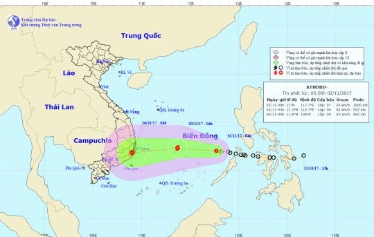 Vị trí và hướng đi của áp thấp nhiệt đới đang mạnh lên thành bão sắp đổ bộ vào miền Nam. Ảnh: NCHMF.