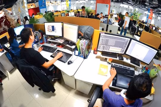 Việt Nam sẽ chú trọng thu hút, đào tạo nguồn nhân lực công nghệ, đặc biệt là nhân lực công nghệ thông tin đạt chuẩn quốc tế. Ảnh minh họa: KCN Quang Trung.