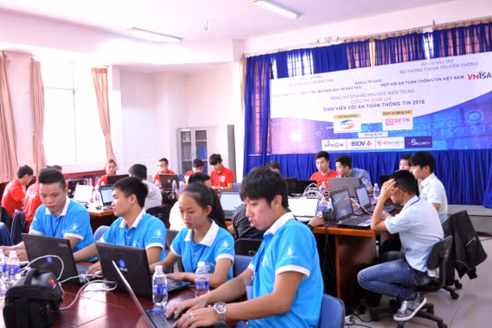 Cuộc thi quốc gia “SV với An toàn thông tin” 2016 tại Đà Nẵng. Ảnh: VNISA