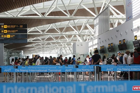 Sân bay Đà Nẵng được Sở Y tế đưa vào tầm kiểm soát, chống dịch nhóm A (Ảnh: Xuân Mai)
