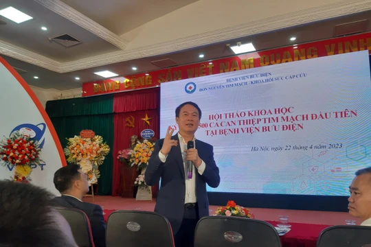 PGS.TS Nguyễn Mạnh Hùng - Viện trưởng Viện Tim mạch Việt Nam phát biểu tại hội thảo