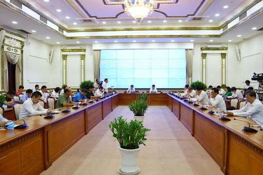 Toàn cảnh cuộc họp Ban chỉ đạo phòng, chống dịch bệnh COVID-19 TP.HCM sáng nay 12/4 (Ảnh: Huyền Mai) 