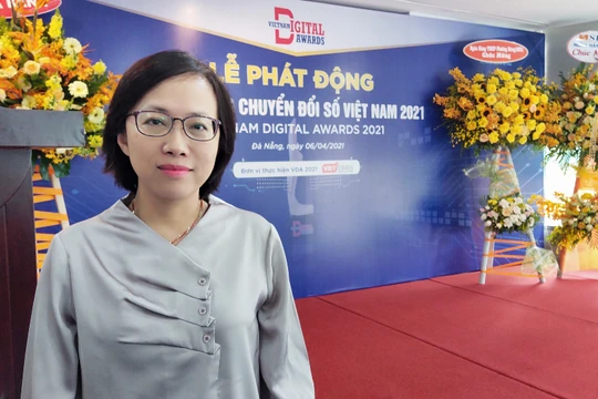 BS Trần Thanh Thuỷ - Phó Giám đốc Sở Y tế đến tham dự họp báo phát động Giải thưởng chuyển đổi số Việt Nam 2021 tại Đà Nẵng (Ảnh: Hoà Bình) 