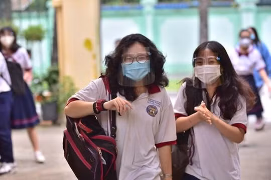 Thí sinh tham dự kỳ thi tốt nghiệp THPT 2021 - Ảnh: Báo Tuổi trẻ 