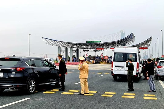 Từ 6h ngày 8/2, Quảng Ninh tạm dừng hoạt động kinh doanh vận tải khách công cộng liên tỉnh (đường bộ, đường thuỷ, đường nội địa) - Ảnh ND