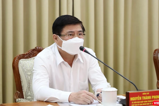 Chủ tịch UBND TP.HCM Nguyễn Thành Phong chỉ đạo tháo gỡ 61 dự án bất động sản bế tắc (Ảnh: TTBC) 