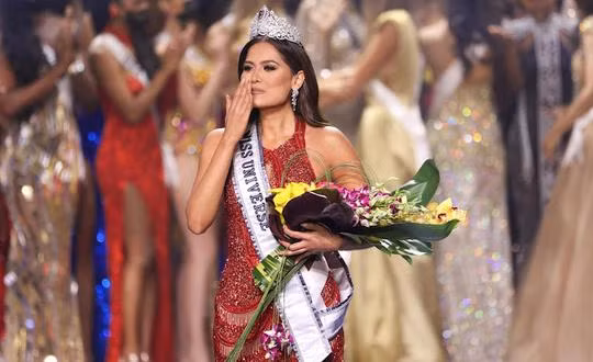 Tân Hoa hậu Hoàn vũ Thế giới 2021 - Đại diện Mexico Andrea Meza đăng quang giữa đại dịch - Ảnh: GETTY IMAGES