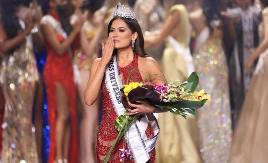 Tân Hoa hậu Hoàn vũ Thế giới 2021 - Đại diện Mexico Andrea Meza đăng quang giữa đại dịch - Ảnh: GETTY IMAGES