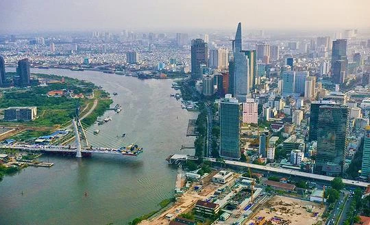 Cầu Thủ Thiêm 2 nối quận 1 và Khu đô thị Thủ Thiêm (TP Thủ Đức) đã ngưng thi công 7 tháng nay, được hứa hẹn hoàn thành trước 30-4-2021 (Ảnh: Quang Định) 