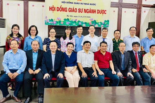 GS Nguyễn Đức Tuấn trong Hội đồng Giáo sư ngành Dược (Ảnh: NVCC) 