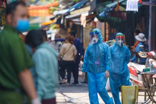 Tìm người đến 2 quán ăn tại khu chợ 200 đường Xóm Chiếu, quận 4 - Ảnh Chí Hùng