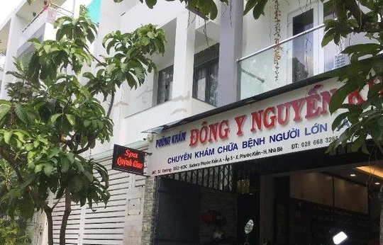 Phòng khám đông y Nguyễn Khoa (địa chỉ tại đường số 2, khu dân cư Phước Kiển, huyện Nhà Bè, TP.HCM) - Ảnh: PLO 