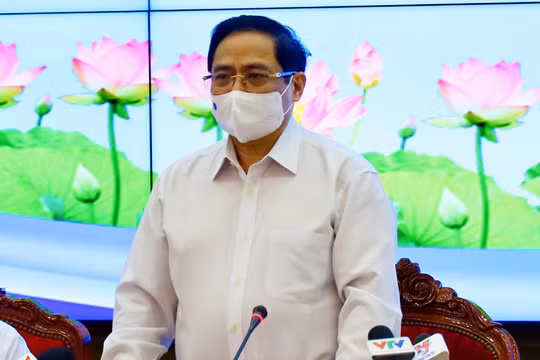 Thủ tưởng Phạm Minh Chính tại cuộc họp với TP.HCM sáng 13/5 -Ảnh Huyền Mai