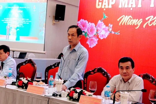 Ông Huỳnh Văn Bảo - Tổng Giám đốc Tập đoàn Công nghiệp Cao su Việt Nam phát biểu tại cuộc gặp mặt báo chí sáng ngày 7/1 (Ảnh: Hoà Bình)