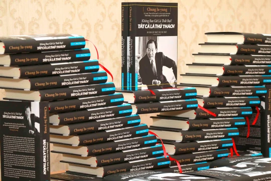 Sáng nay 15/12, First News Trí Việt ra mắt tự truyện của ông chủ thương hiệu tỷ đô Hyundai