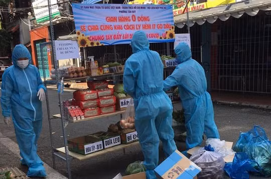 Gian hàng 0 đồng quận Tân Phú với đầy đủ nhu yếu phẩm - Ảnh: UBND phường Tân Quý cung cấp