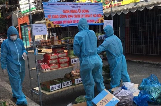 Gian hàng 0 đồng quận Tân Phú với đầy đủ nhu yếu phẩm - Ảnh: UBND phường Tân Quý cung cấp