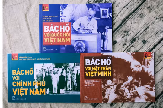 Bộ 3 cuốn sách được NXB Trẻ phát hành trong ngày sinh của Chủ tịch Hồ Chí Minh (Ảnh: HB) 